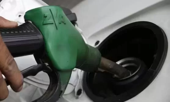 UAE Fuel Prices Set to Drop Over 5% in April 2025